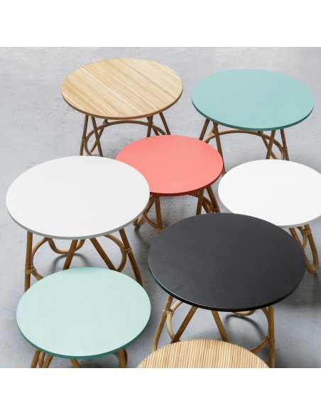 Coloured tops on Diabolo rattan coffee tables