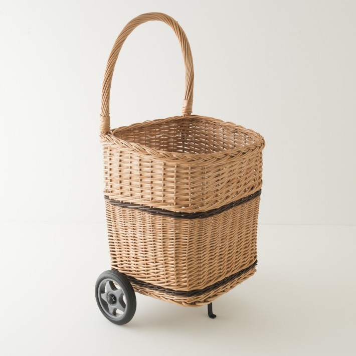 Two-coloured willow shopping basket