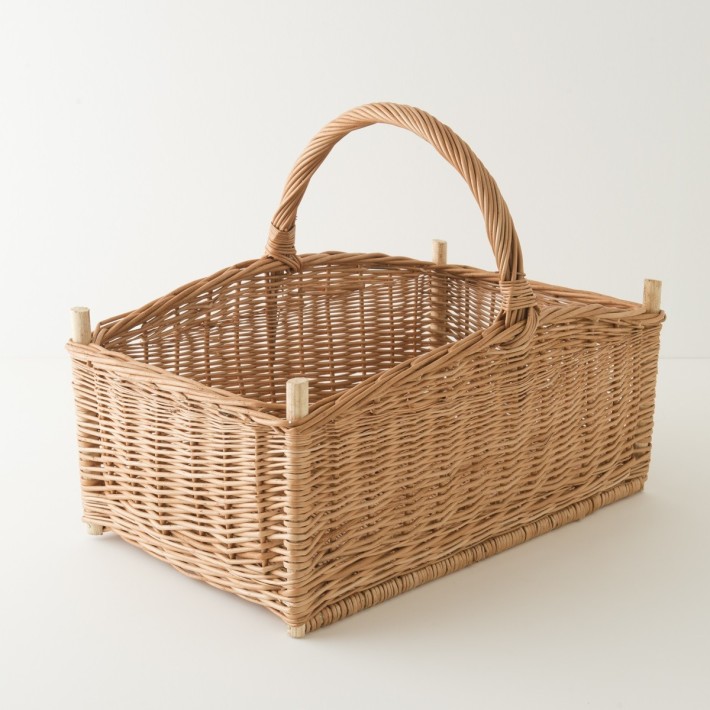 Two-coloured willow shopping basket